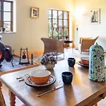 Studiowohnung To Huus