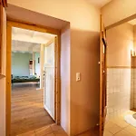 Apartamento Studiowohnung To Huus *