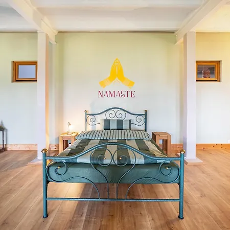 Apartamento Studiowohnung To Huus *